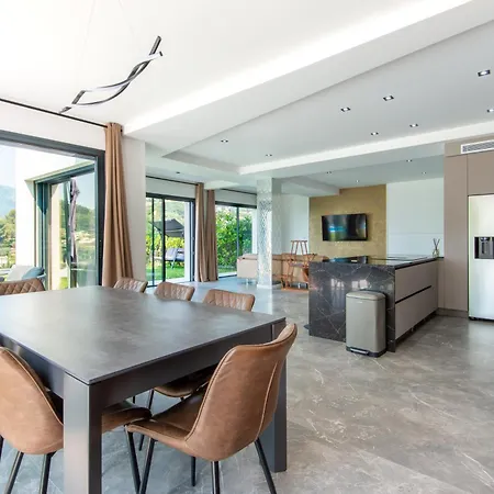 Nyaraló Jolie Maison Au Calme Menton